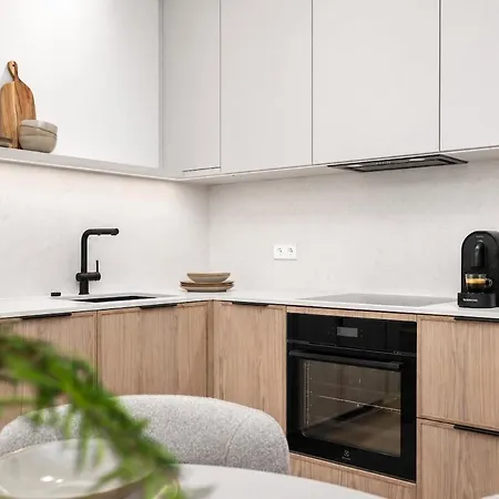 New Designer 1br In Marati Kvartal With Patio Korter *